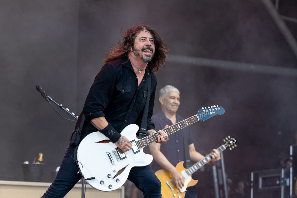 Foo Fighters announce details of UK stadium tour dates for 2024 - TrendRadars