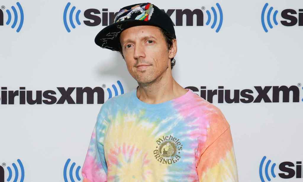 Jason Mraz has said that is now accepting of his queer identity and will no longer be “broadcasting as hetero” (Getty)