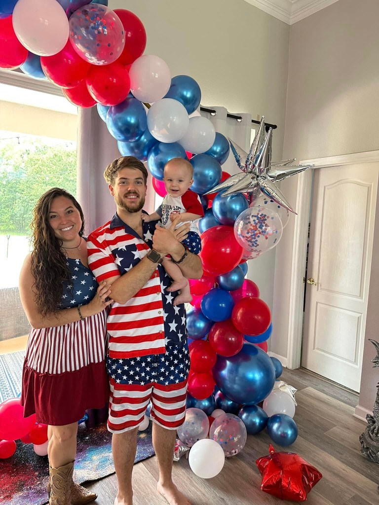 Florida teacher Jenna Barbee with her fiancé and son.