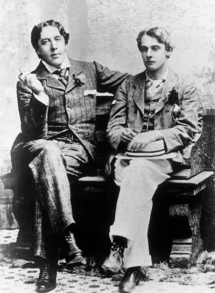 Irish dramatist Oscar Wilde (1854 - 1900) with Lord Alfred Douglas (1870 - 1945) at Oxford, 1893. 