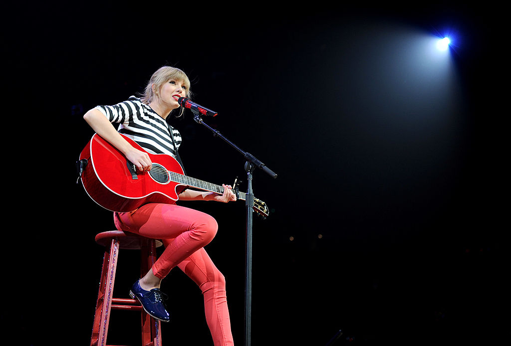 Taylor Swift performs on stage at the Prudential Center on March 27, 2013 in Newark, New Jersey. 