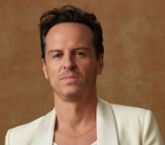 Andrew Scott in a white suit at the Golden Globes.