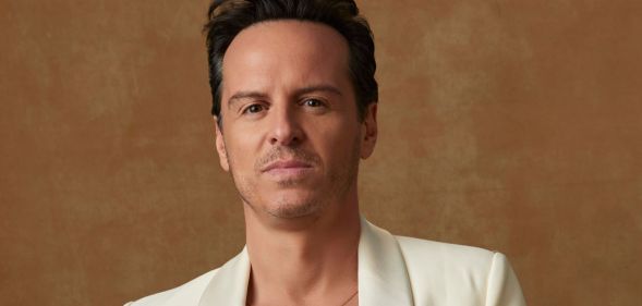 Andrew Scott in a white suit at the Golden Globes.