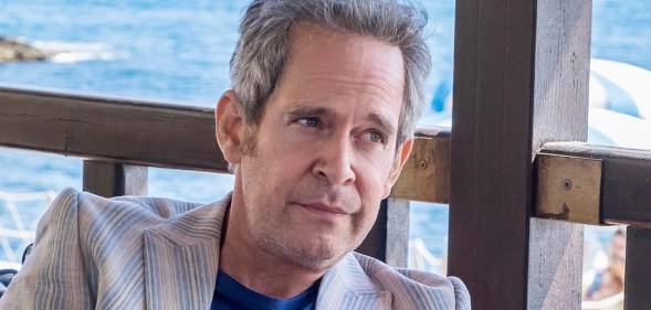 Tom Hollander as gay character Quentin in The White Lotus season 2