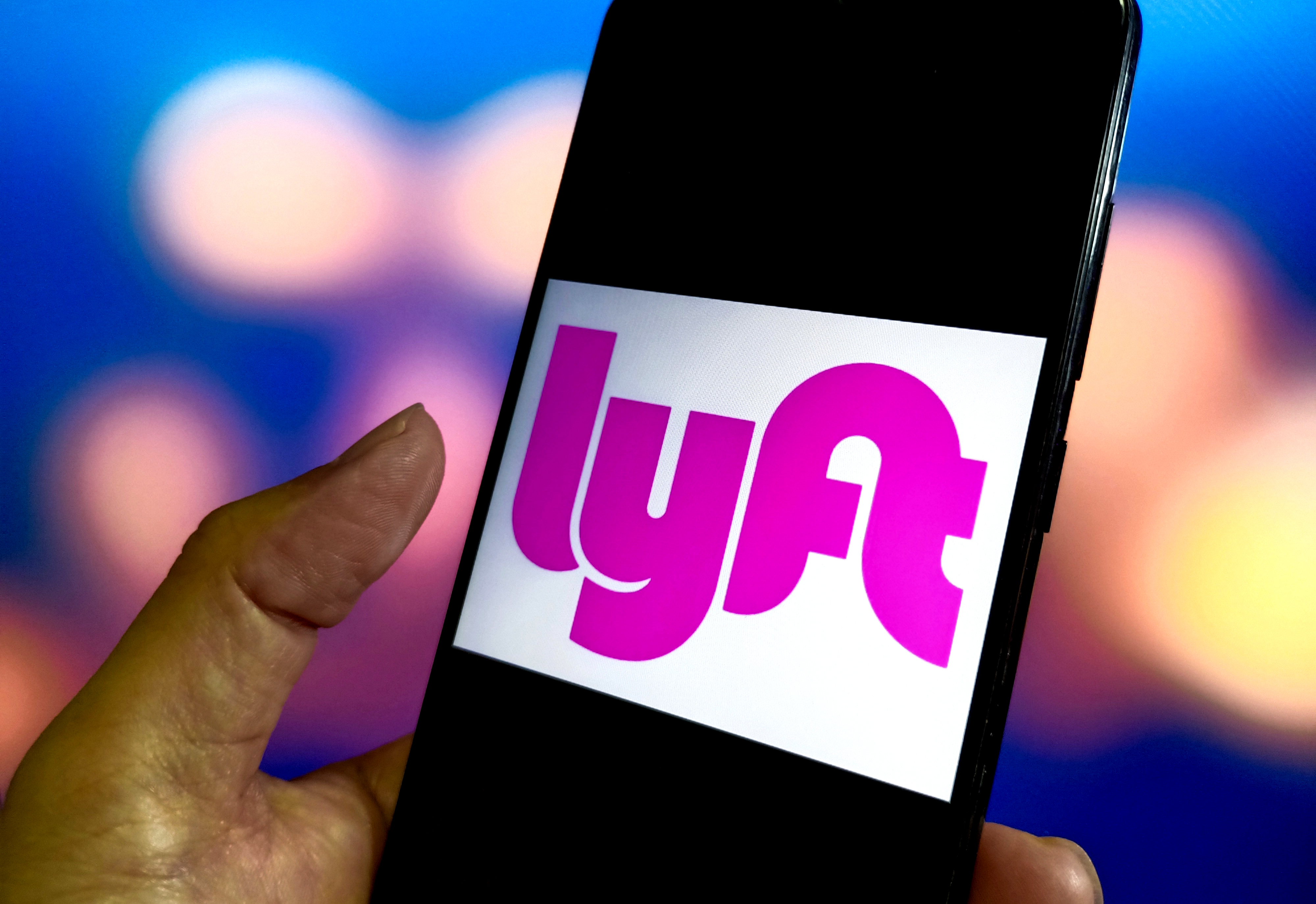 Lyft expands safety feature for women and non-binary riders - Vimarsana News