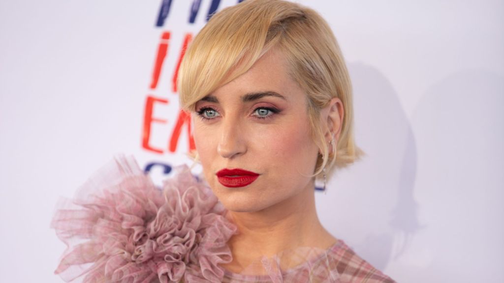 Zoe Lister-Jones attends the 2024 Film Independent Spirit Awards