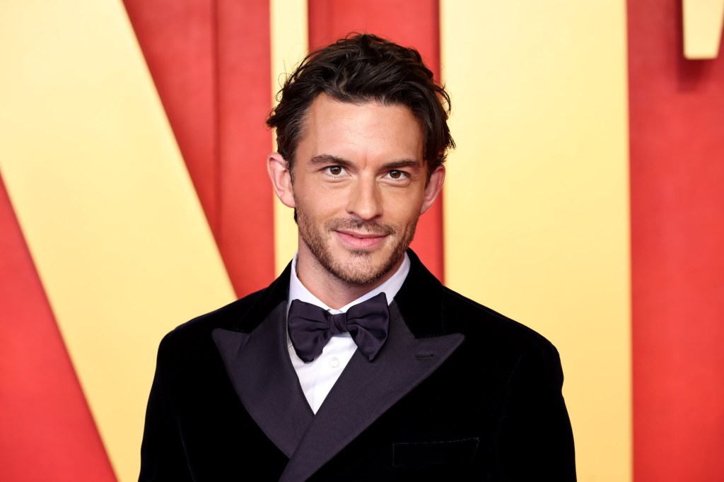 BEVERLY HILLS, CALIFORNIA - MARCH 10: Jonathan Bailey attends the 2024 Vanity Fair Oscar Party Hosted By Radhika Jones at Wallis Annenberg Center for the Performing Arts on March 10, 2024 in Beverly Hills, California. (Photo by Jamie McCarthy/WireImage)