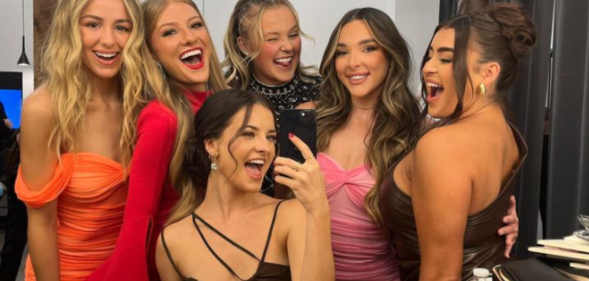 The Dance Moms stars reunited for an upcoming episode. (@dancemomstv/Instagram)