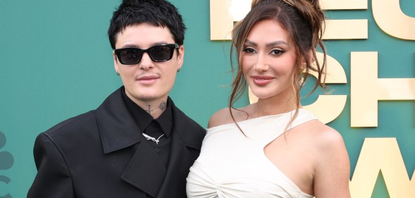 SANTA MONICA, CALIFORNIA - FEBRUARY 18: (L-R) Jesse Sullivan and Francesca Farago attend the 2024 People's Choice Awards at Barker Hangar on February 18, 2024 in Santa Monica, California. (Photo by Monica Schipper/Getty Images)