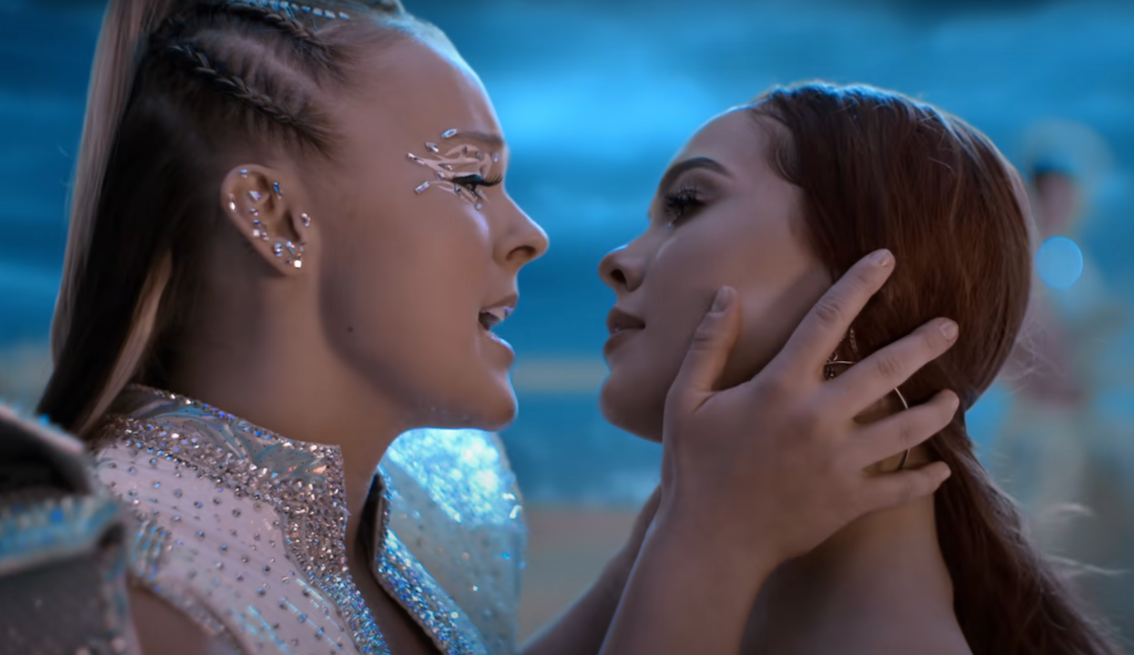 JoJo Siwa puts her lesbian identity front and centre as she kisses a woman in the music video for "Karma"