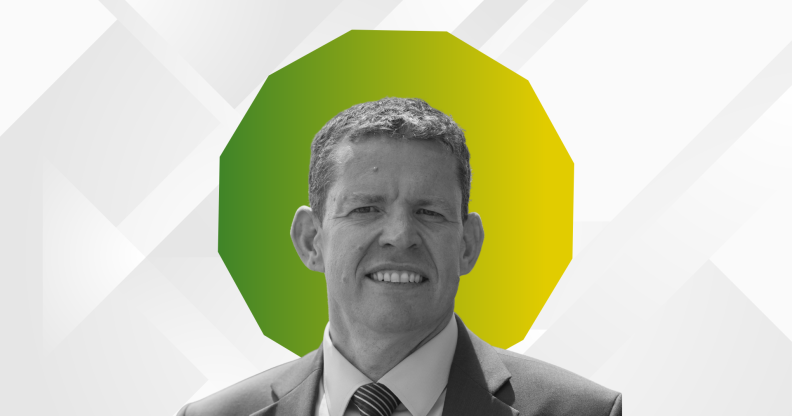 Mae Rhun ap Iorwerth o Blaid Cymru wedi dweud na all Cymru fynd ‘am yn ôl’ ar ieuenctid traws. (Mathew Horwood/Getty Images/Canva)