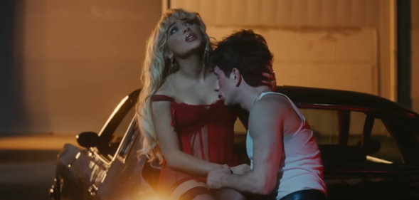 Sabrina Carpenter's new music video features Barry Keoghan. (YouTube/Sabrina Carpenter)