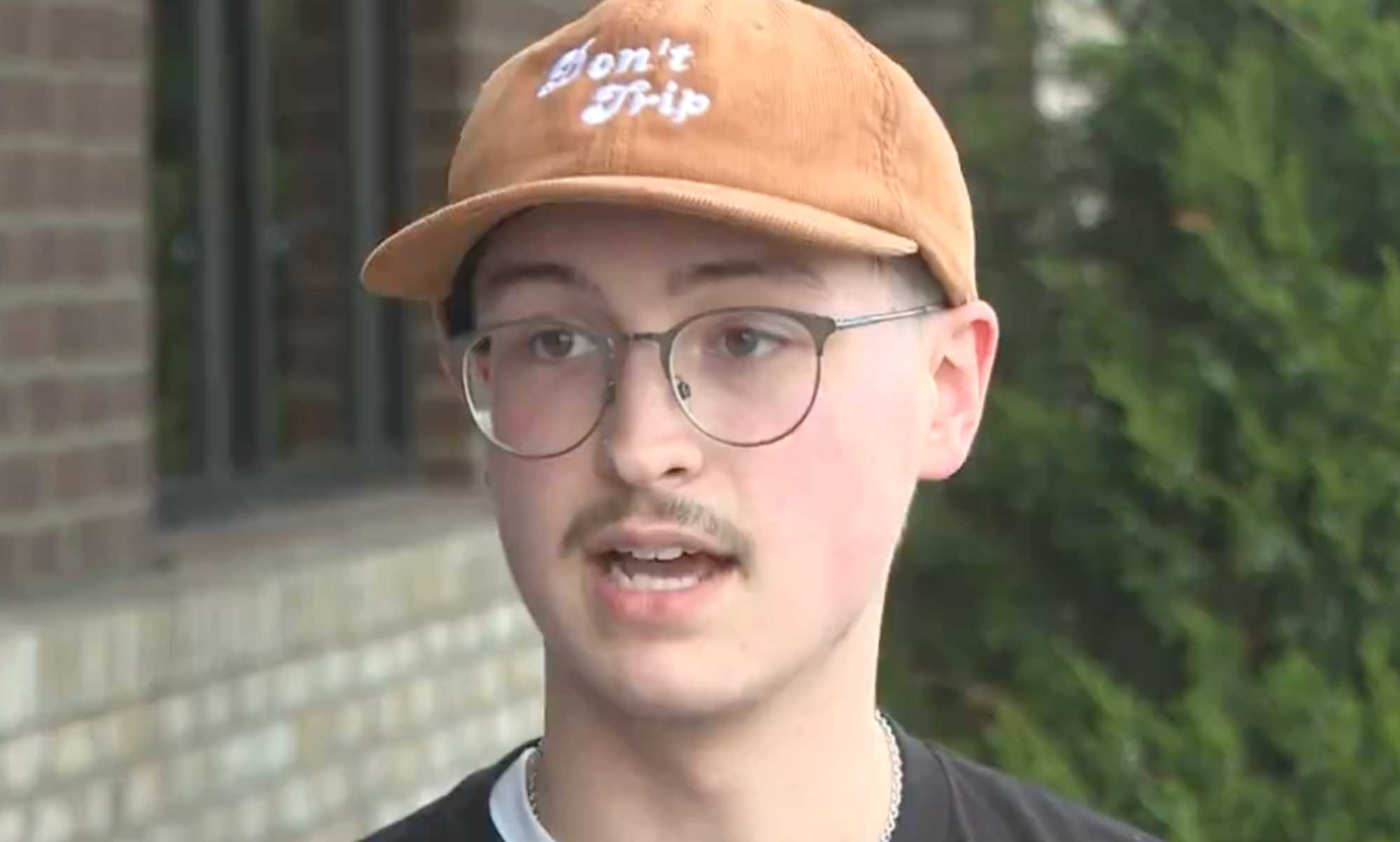 Gay Kansas Waiter Left In Tears Over Homophobic Slur On Receipt gay-kansas-waiter-left-in-tears-over-homophobic-slur-on-receipt