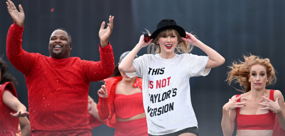 Taylor Swift and her Eras Tour dancers.