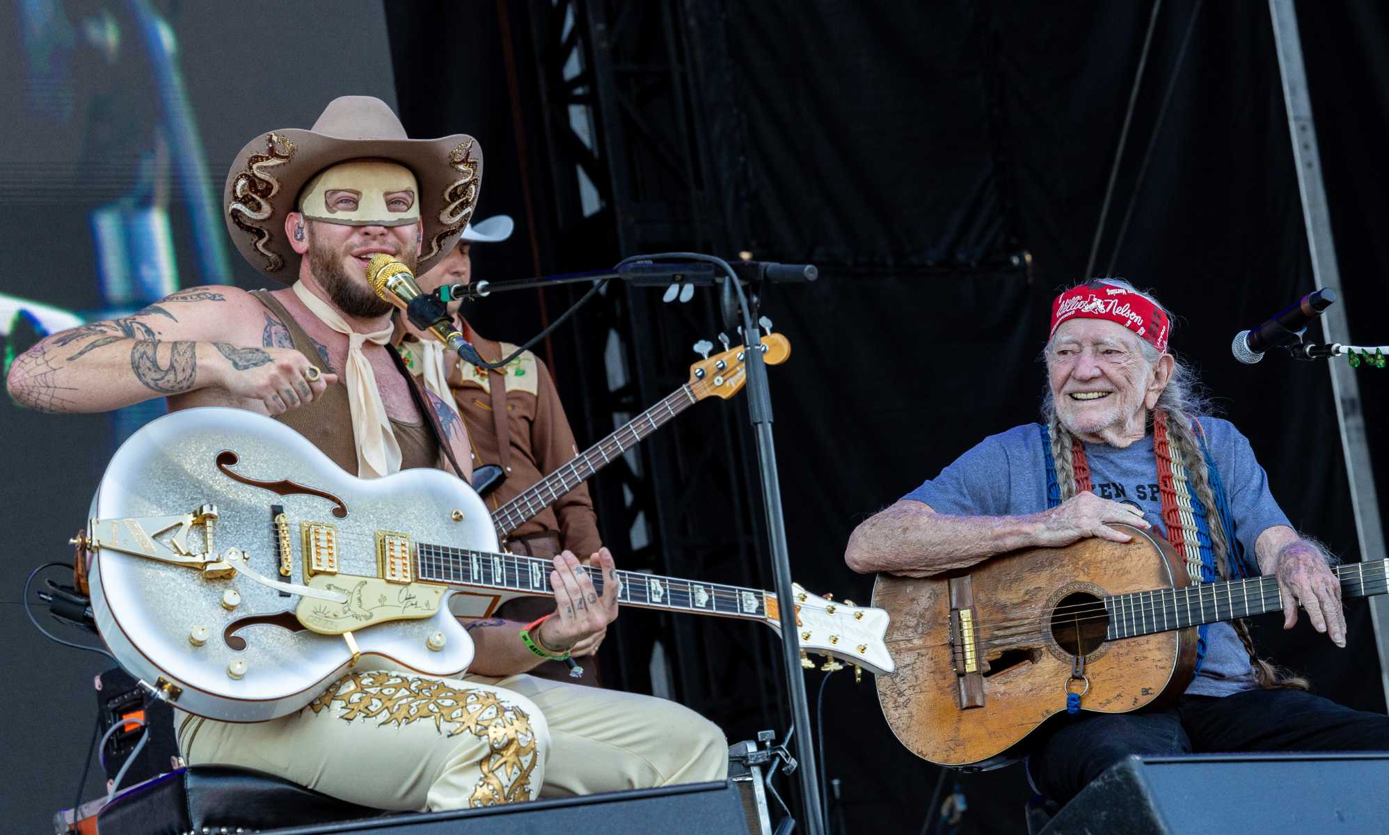 Orville Peck and Willie Nelson sing gay cowboy anthem in Texas