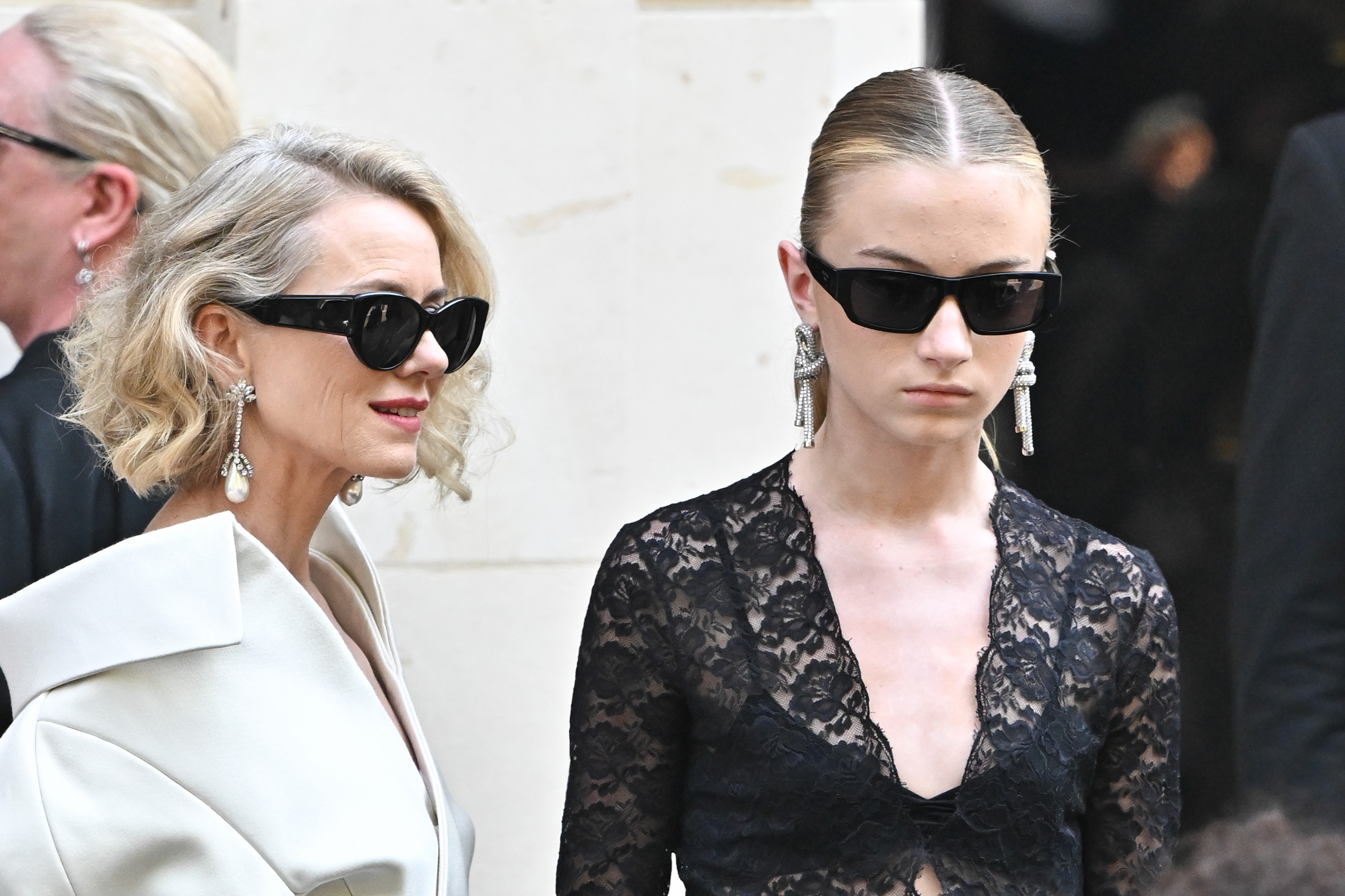 Naomi Watts And Trans Daughter Kai Schreiber Light Up Dior Event Naomi Watts And Trans Daughter Kai Schreiber Light Up Dior Event