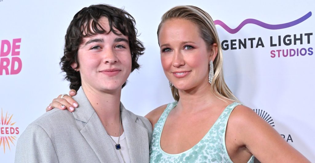 Jade Whipkey and Anna Camp.