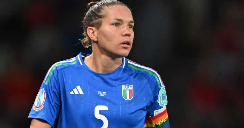 Elena Linari sported the inclusive rainbow armband.