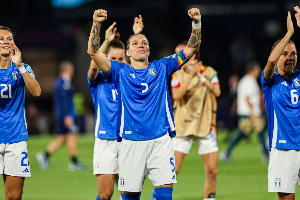 Elena Linari of Italy celebrates qualifying for the playoffs during the UEFA Women's EURO 2025 Group B match between Italy and Spain