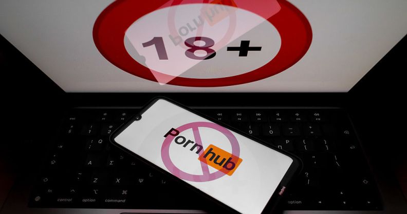Pornhub logo and 18+ sign