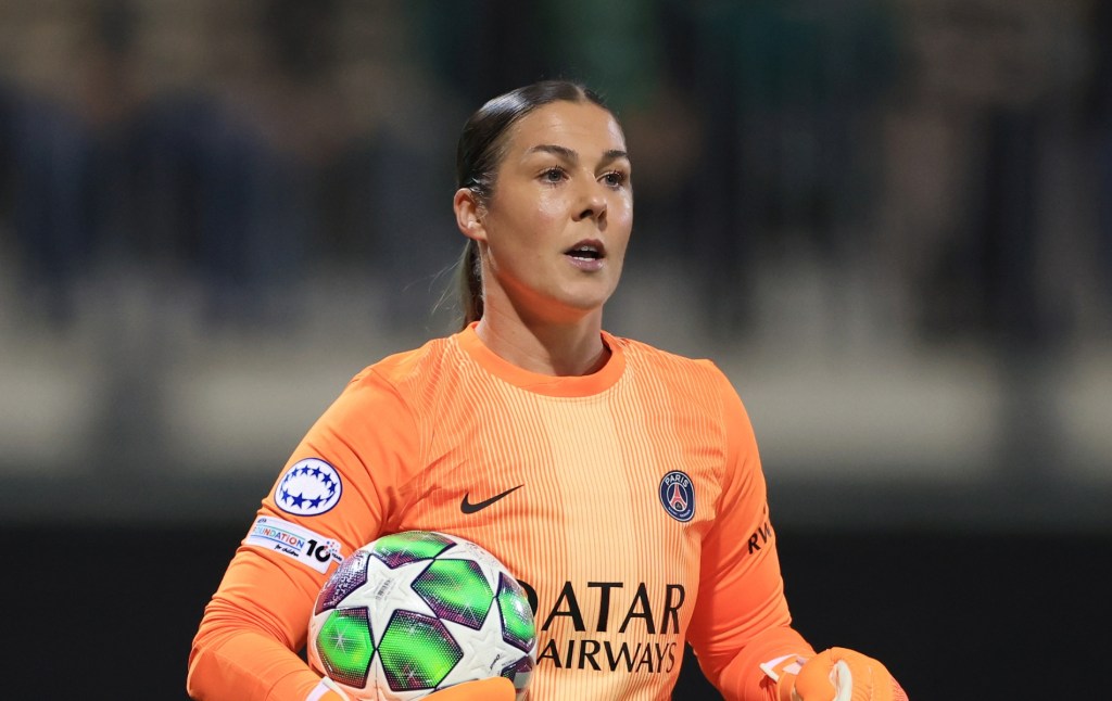 Mary Earps of Paris Saint-Germain holds the ball during the UEFA Women's Champions League 2025/26