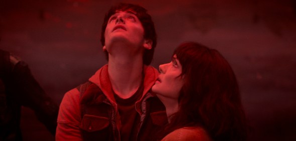 Noah Schnapp and Winona Ryder in Stranger Things 5.