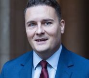Wes Streeting walking through London.