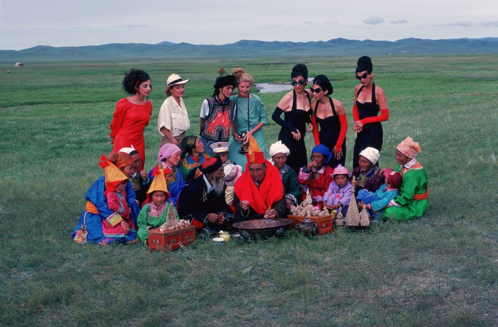 Johanna d’Arc of Mongolia still: four white women with the Mongolian princess and her mounted army.