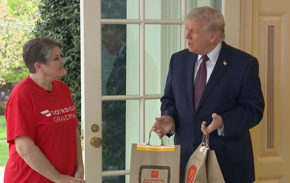 Trump received a DoorDash delivery at the White House