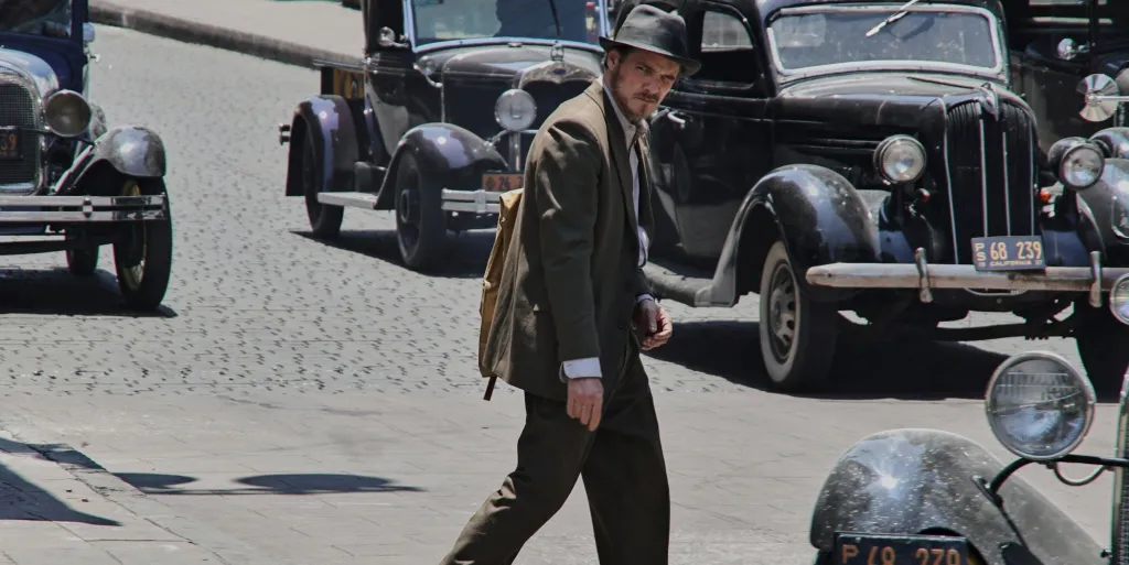 Pedro Pascal on set of De Noche