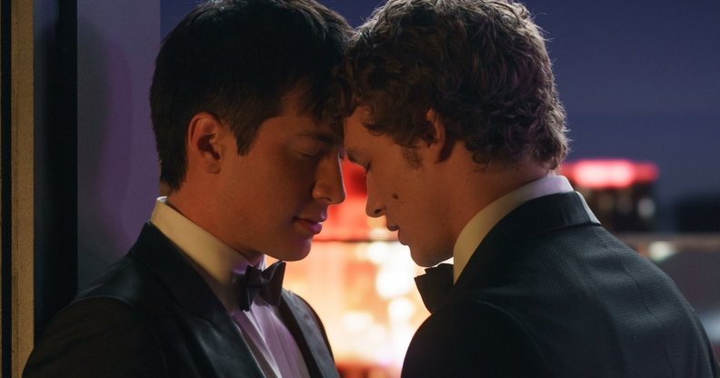 Hudson Williams as Shane Hollander and Connor Storrie as Ilya Rozanov