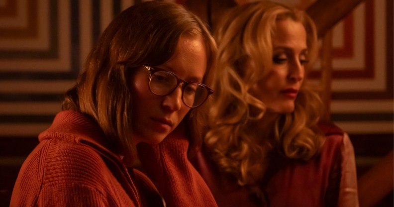 Hannah Einbinder (L) and Gillian Anderson (R) in Teenage Sex and Death at Camp Miasma