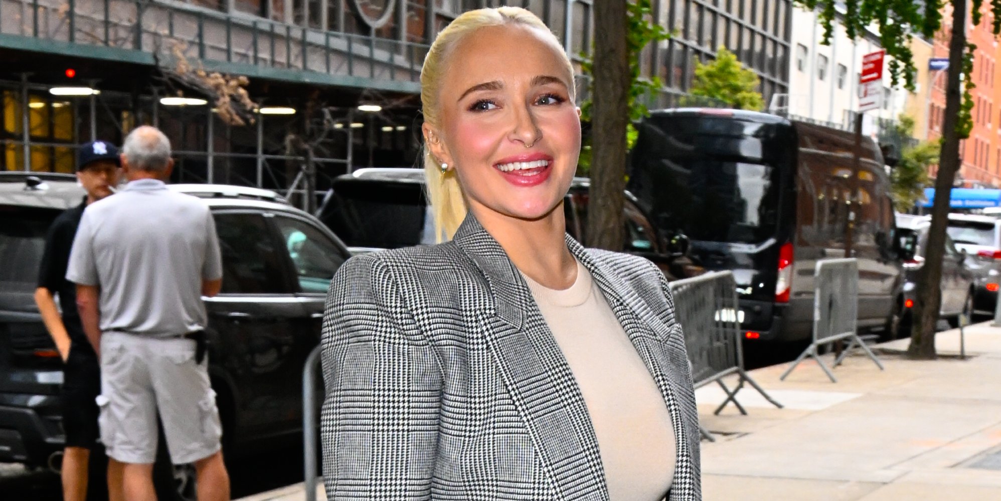Hayden Panettiere says friend put her in bed with older singer at 18