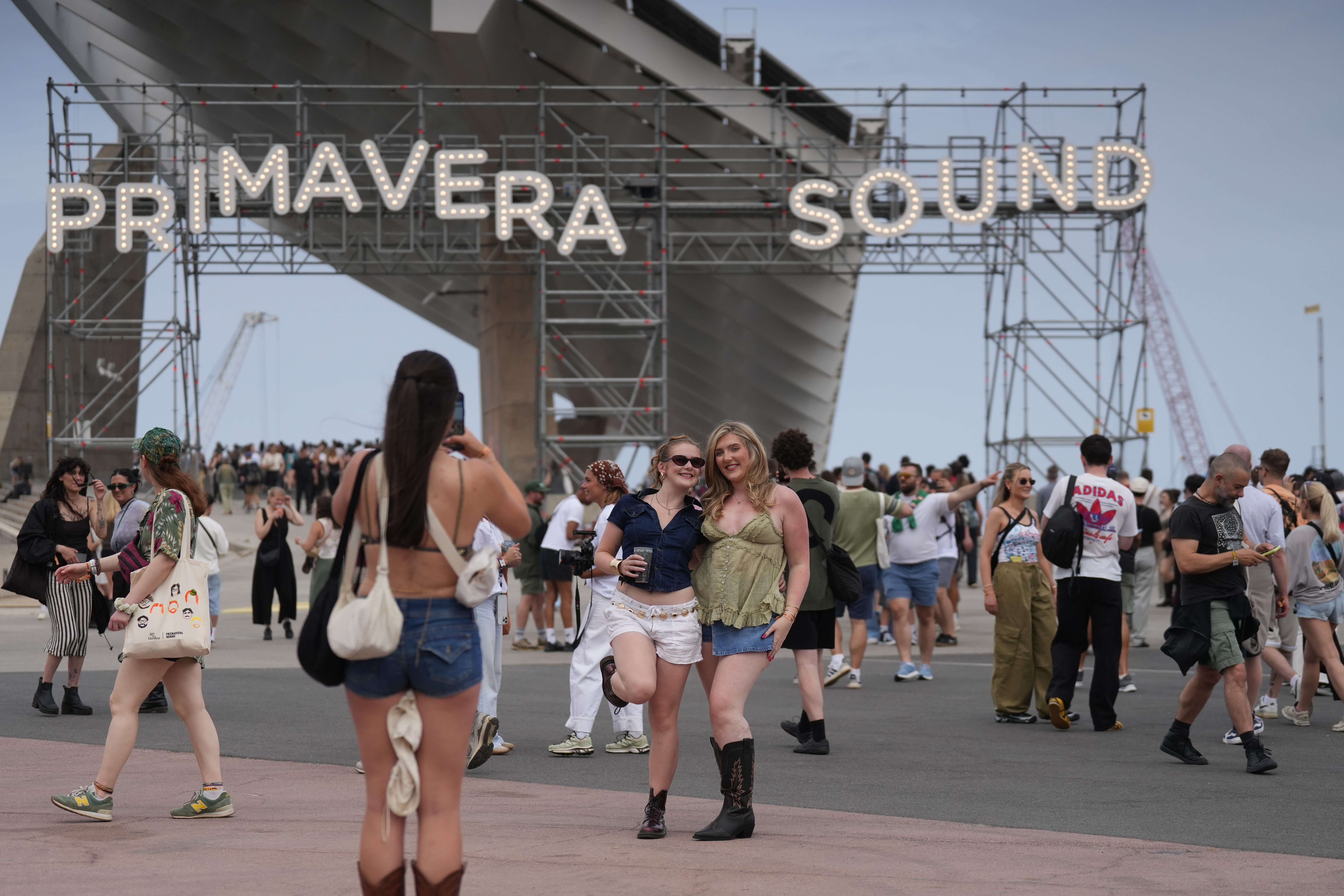Primavera Sound 2026 під дощовим ударом: скасування виступів зірок та майбутнє фестивалю