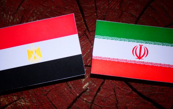 Flags of Egypt and Iran