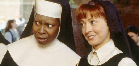 Whoopi Goldberg and Wandy Makkena in Sister Act