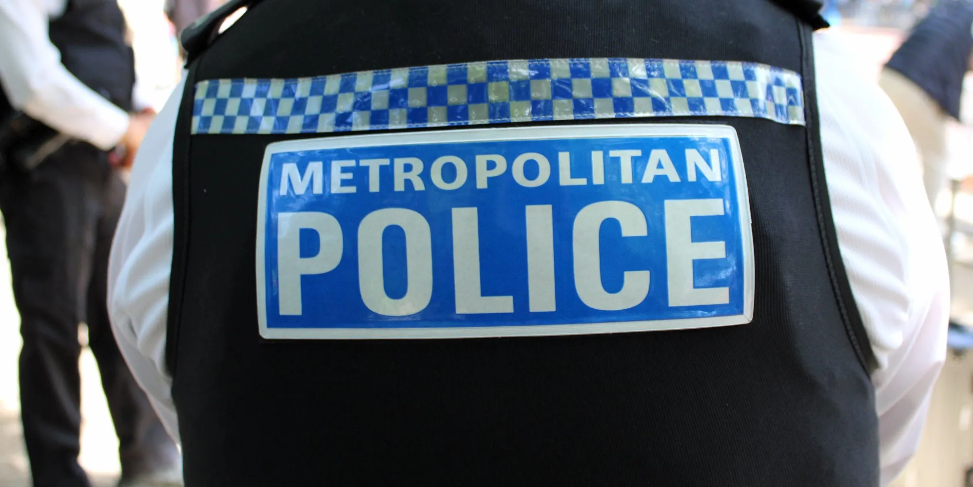Policía de Londres despedido por publicaciones en redes sociales anti-LGBTQ+