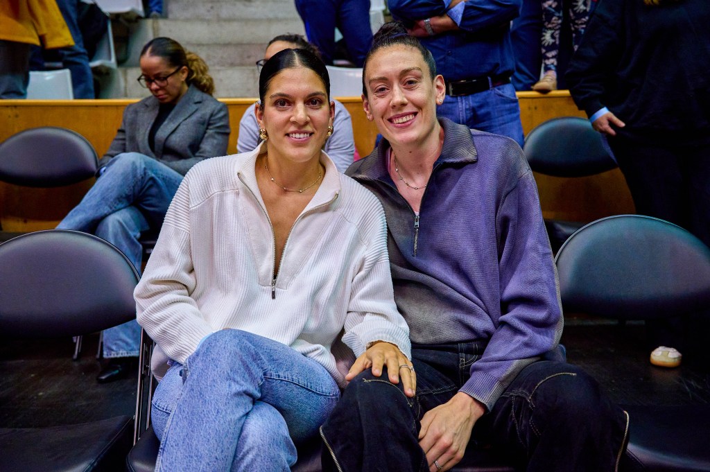 Marta Xargay, former player for Girona and Phoenix Mercury, and her partner Breanna Stewart, player for the New York Liberty of the WNBA