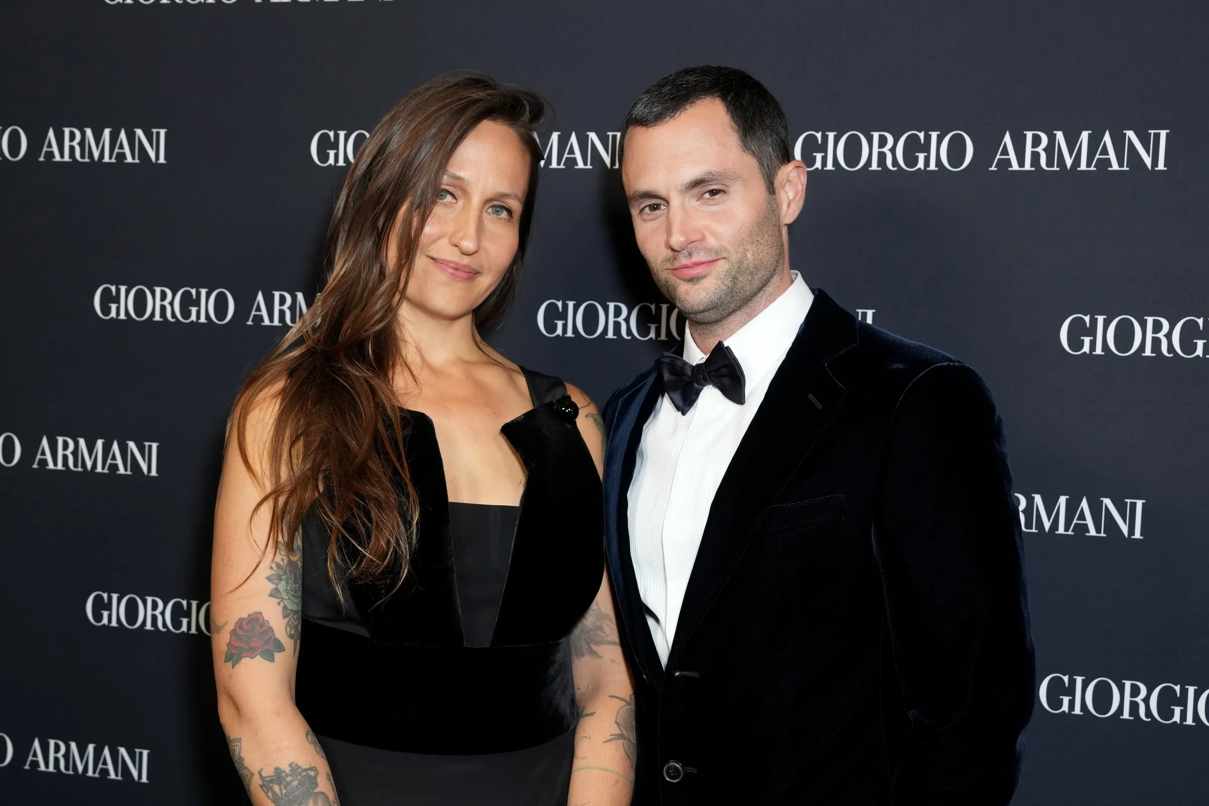 Domino Kirke and Penn Badgley