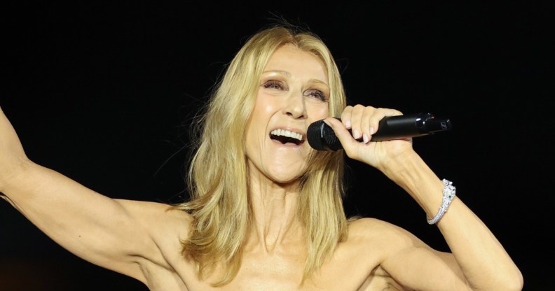 Céline Dion singing