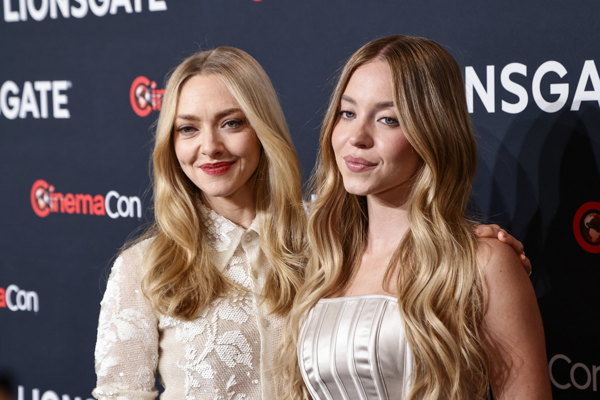 Amanda Seyfried and Sydney Sweeney
